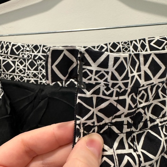 BCBG MaxAzria 100% Cotton Black White Knee Length High Waisted Skirt Patterned - Picture 10 of 11